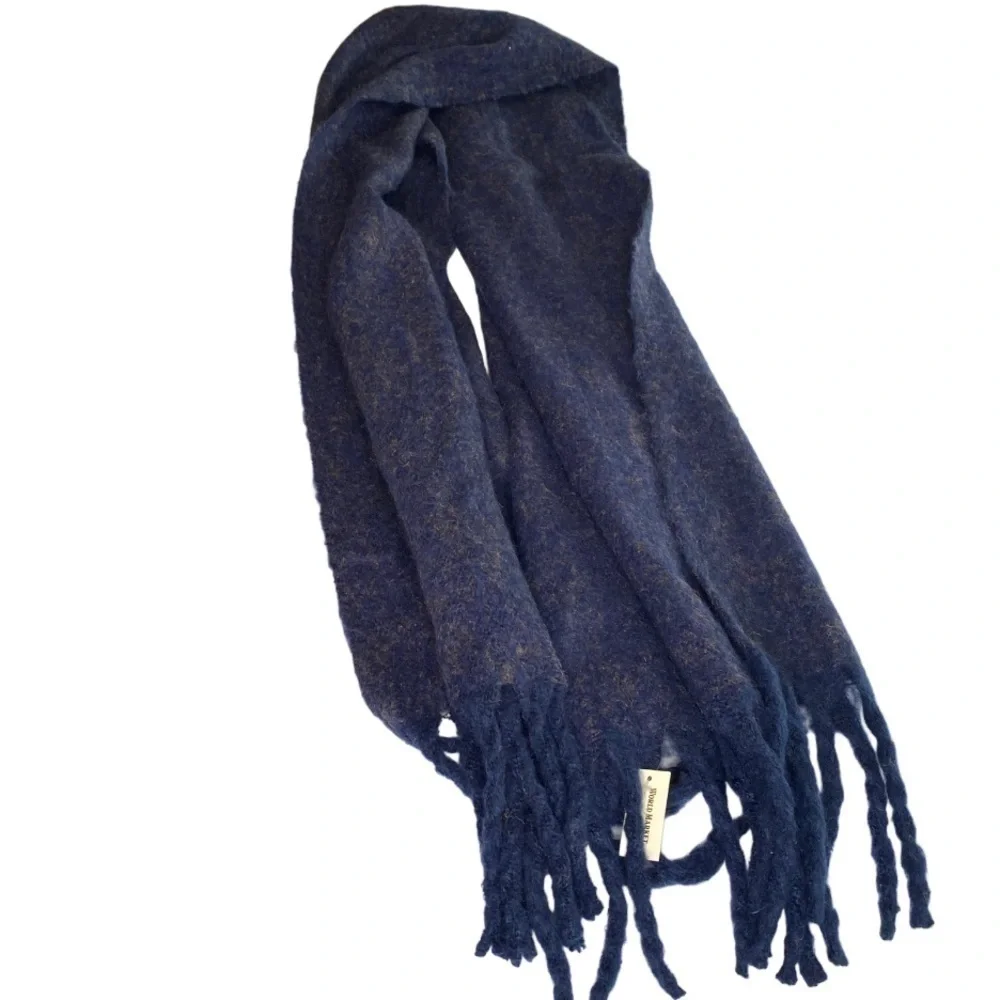 NWT WORLD MARKET FUZZY BLUE & GOLD SCARF